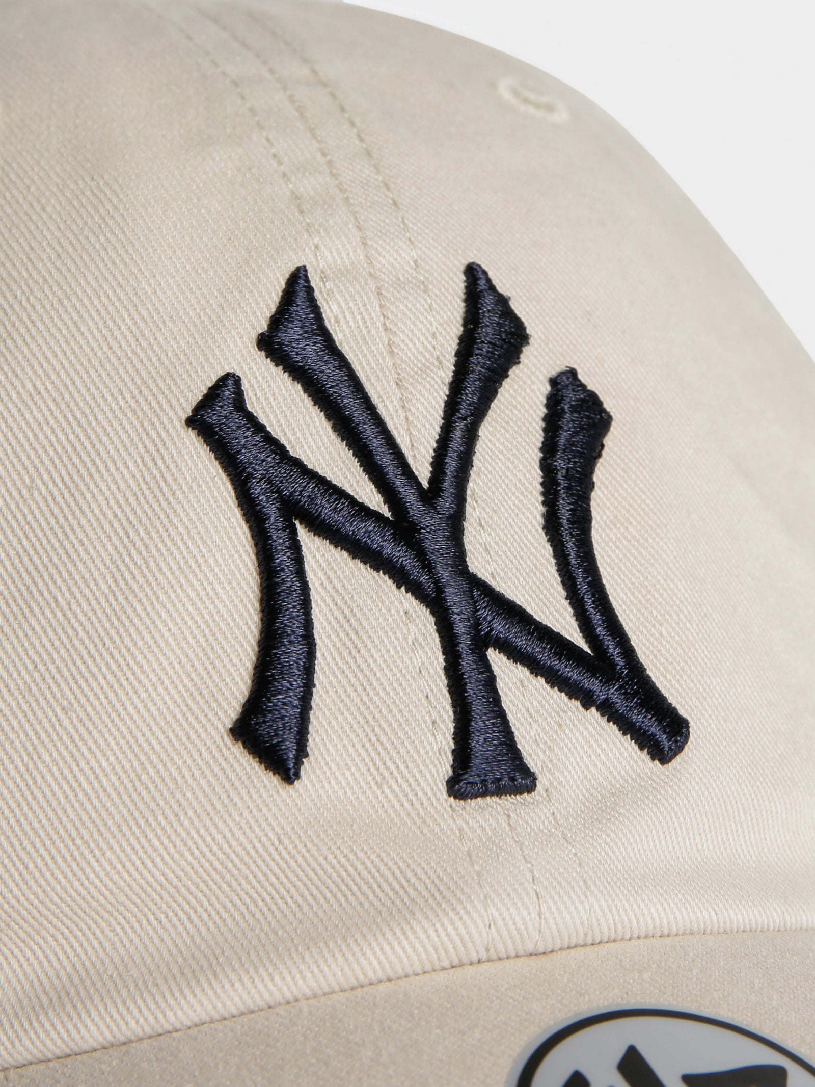 47 Clean Up New York Yankees Cap in Khaki & Black - Glue Store